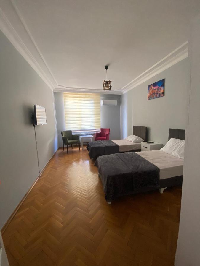 Faraclar Gazde/Camere de închiriat
